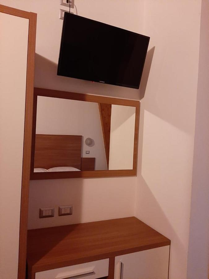 Arno Hotel 2*